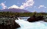 Det frste jeg mder i Chile er Petrohue vandfaldet og vulkanen Osorno 
