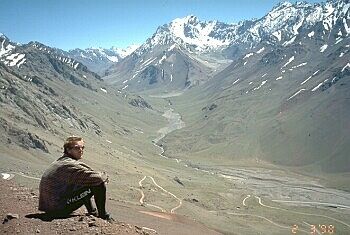 Godt 4.000 m.o.h. på vejen til toppen af det gamle pas mellen Mendoza i Argentina og Los Andes/Santiago i Chile