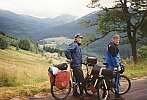 Flemming og Henrik på den lange nedtur fra Col de Béal